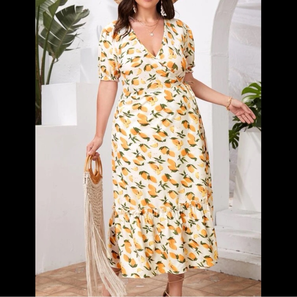 🦇 6/$25🦇 Lemon Wrap Dress